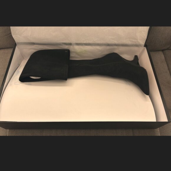 AJ by Aminah Black Over-the-Knee Boots – NEW IN BOX – Unworn & Unapologetic 🔥 - Picture 3 of 8